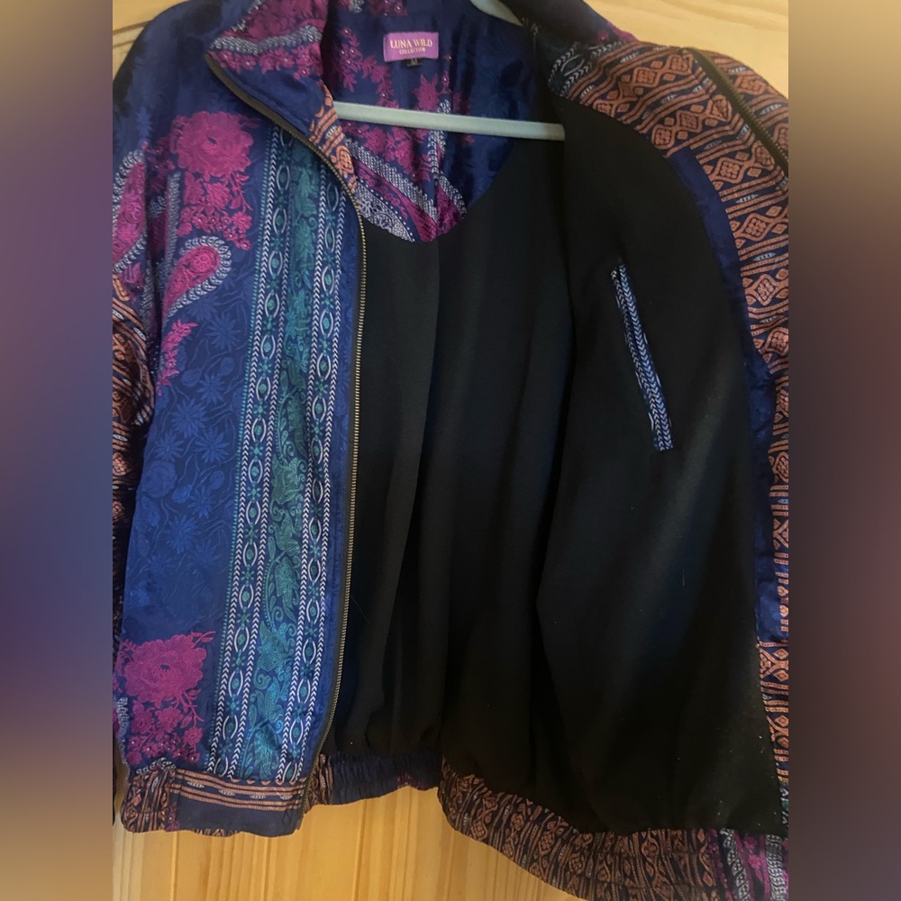 Luna Wild Silk Sari Bomber Jacket handmade in India repurposed sari 100% silk - Picture 5 of 8